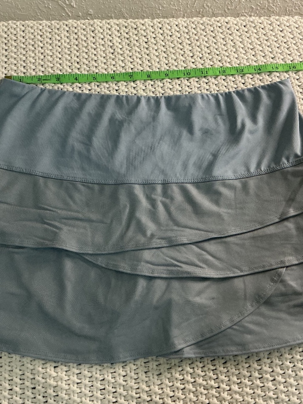 LUCKY IN LOVE, GRAY RUFFLED WOMAN'S SKORT SIZE XL (16)